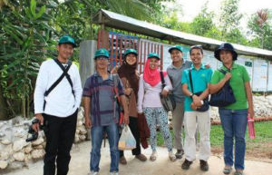 The Indonesian delegates with their Philippines Landcare hosts