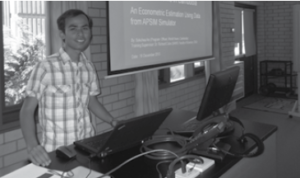 Sokchea An gives a presentation during his visit to Charles Sturt University in 2014