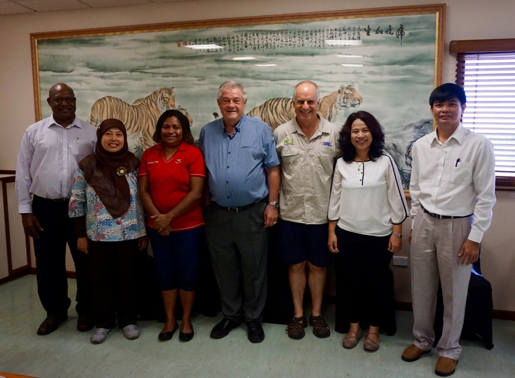Dr Andrew Campbell (right centre) and ‘croc legend’ Prof Graeme Webb with Dr Sathya Khay, Dr Nurul Hilmiati, Dr Nyo Me Htwe, Ms Luanah Yaman and Dr Martin Golman. 